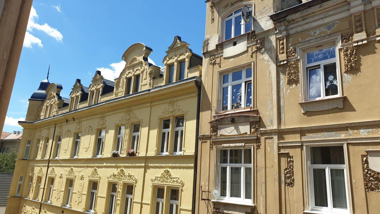 Spa Apartment Raisova KLV Exterior foto